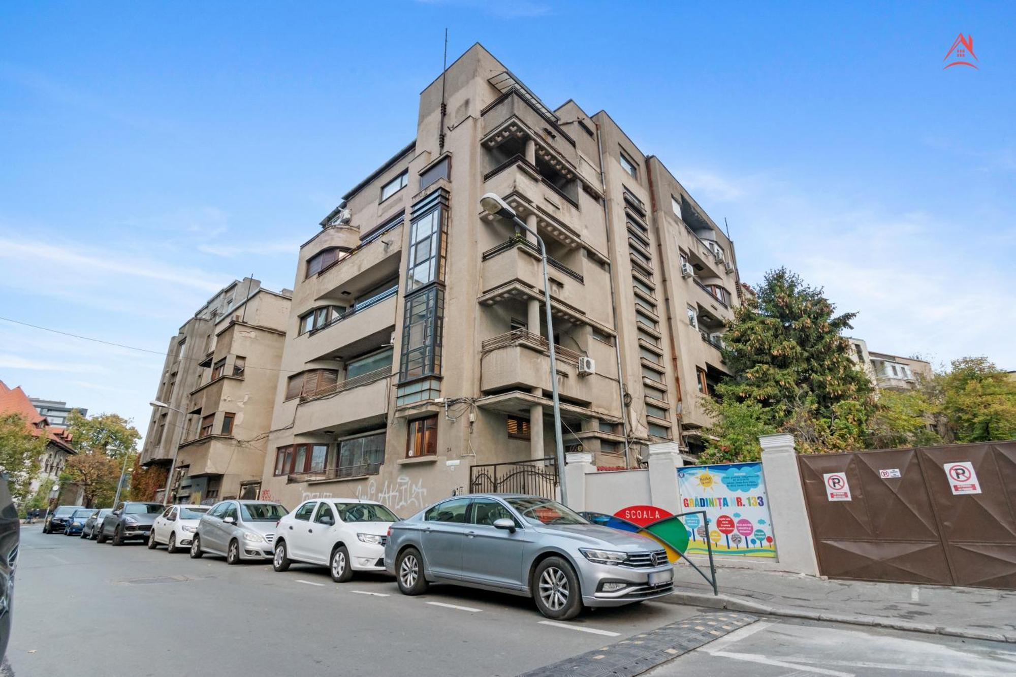 Central Town Cosy Apartment Bukarest Exteriör bild