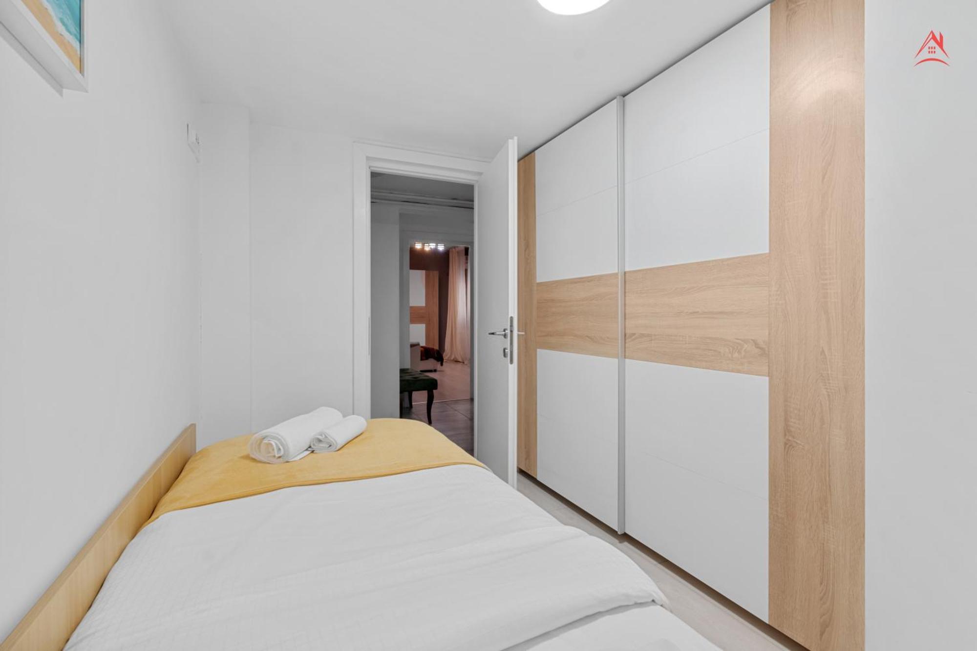 Central Town Cosy Apartment Bukarest Exteriör bild