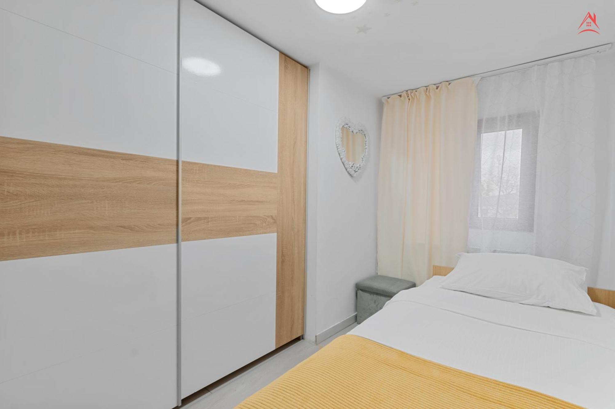 Central Town Cosy Apartment Bukarest Exteriör bild